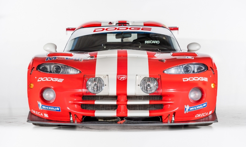 Dodge Viper GTS-R C27 in studio